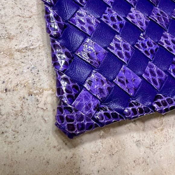 Bottega Veneta Lambskin and Snake Intrecciato Purple Clutch - Picture 9 of 12